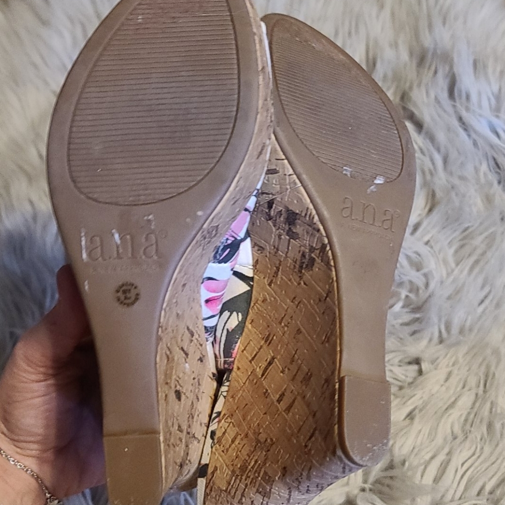 Wedges - Picture 3 of 4